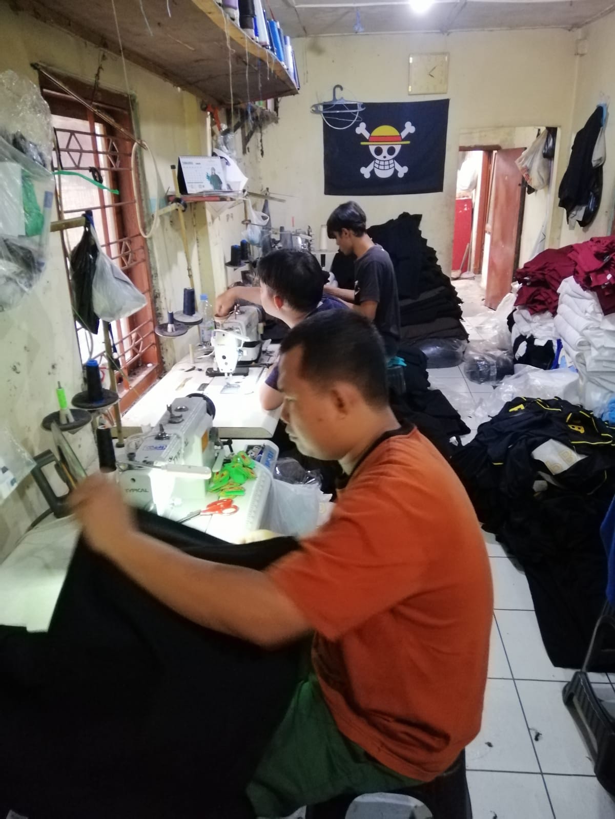 produksi kaos