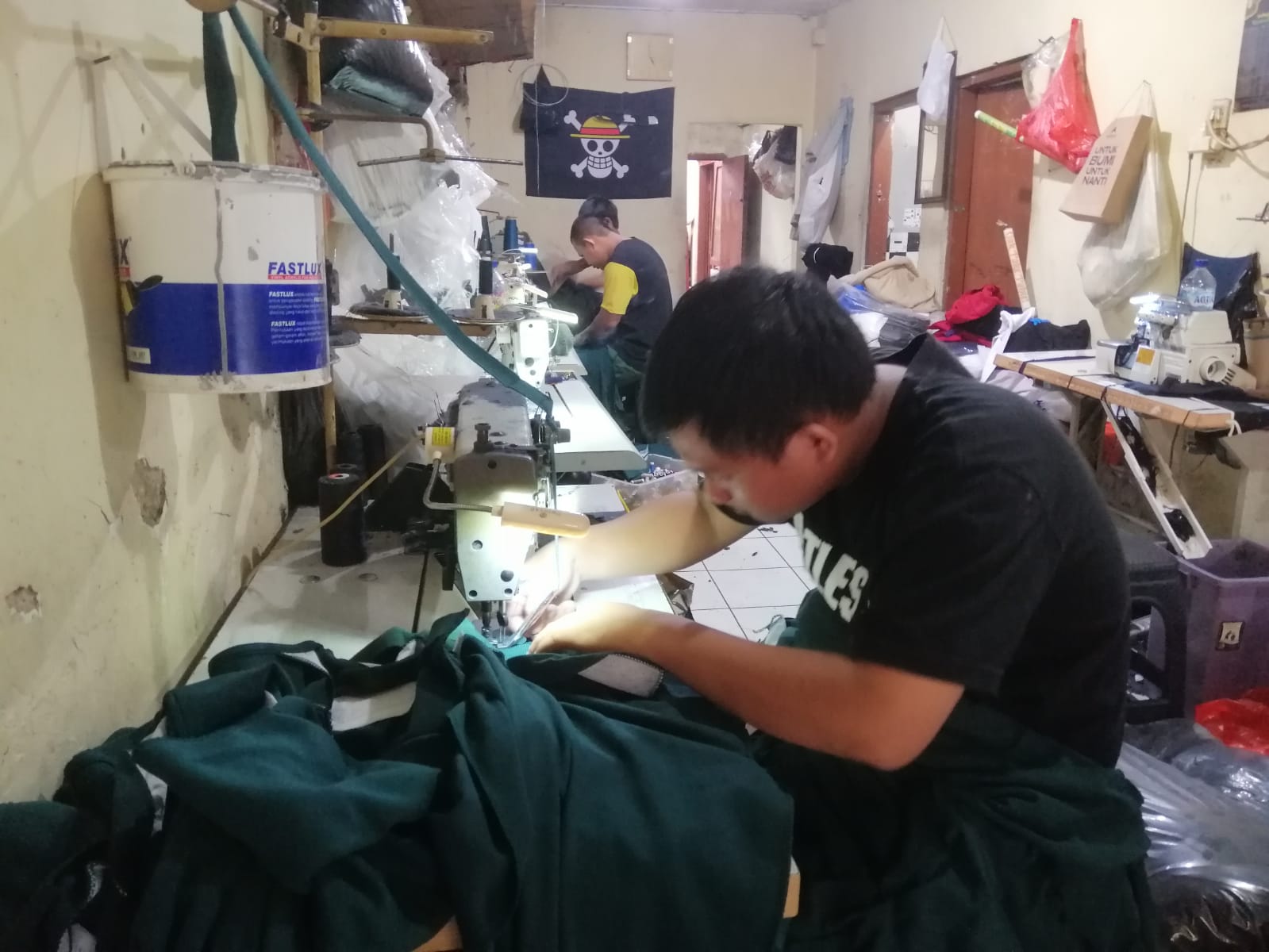produksi polo shirt
